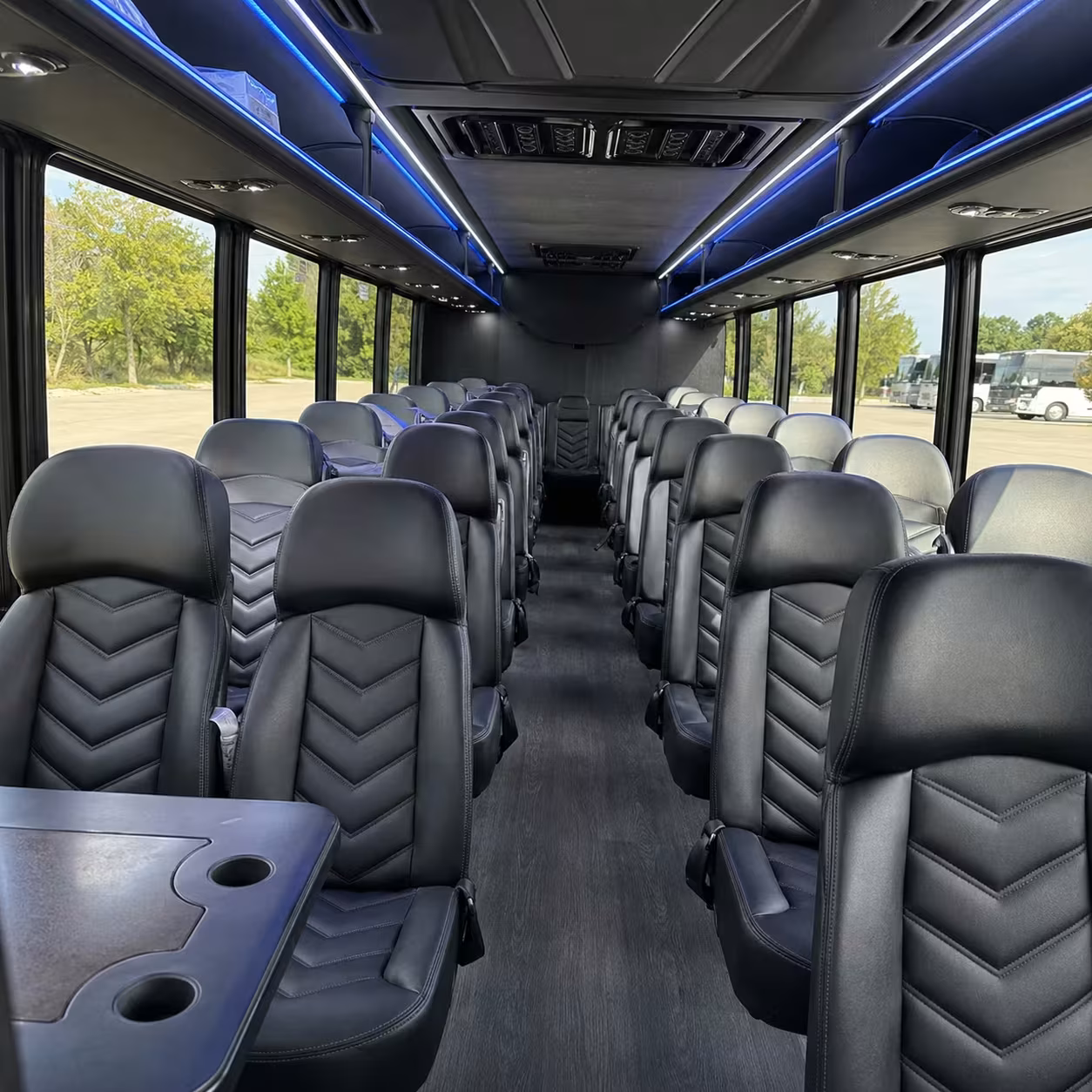 minibus rentals for hialeah hotel and mia airport staff